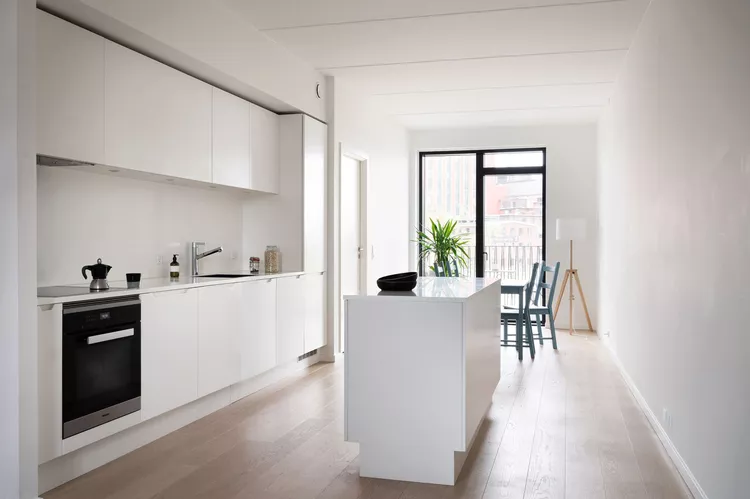 white minimalist kitchen